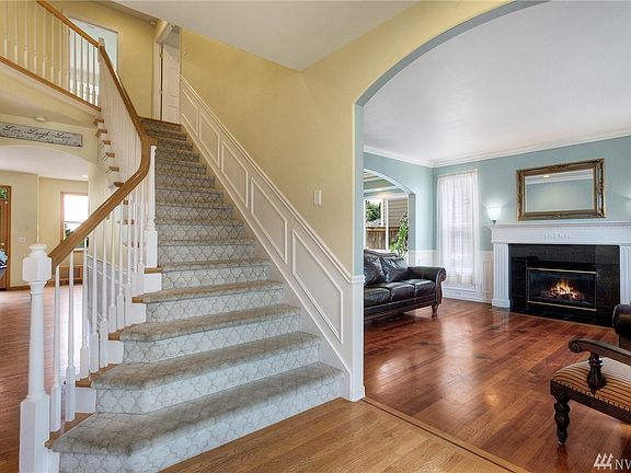 2nd image of 4415 41st St NE