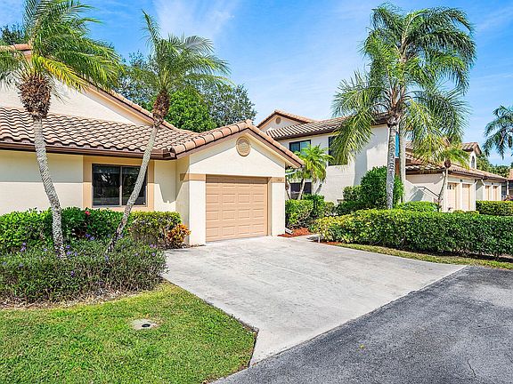 4th image of 10071 53rd Way S #1302