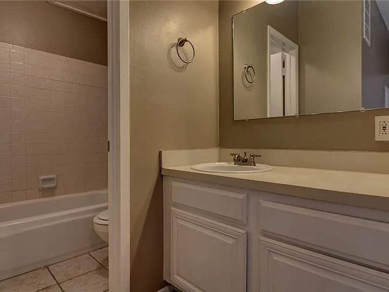 2714 Nueces St #203 — Photo 14