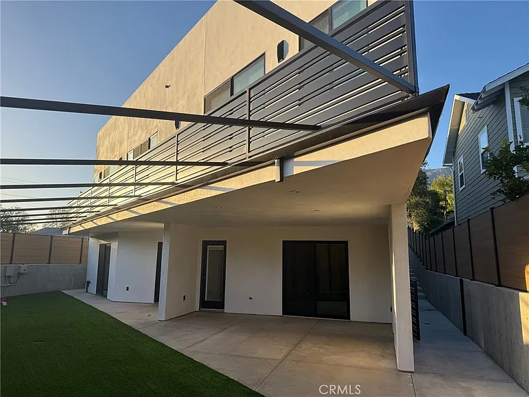 2846 Fairmount — Photo 1