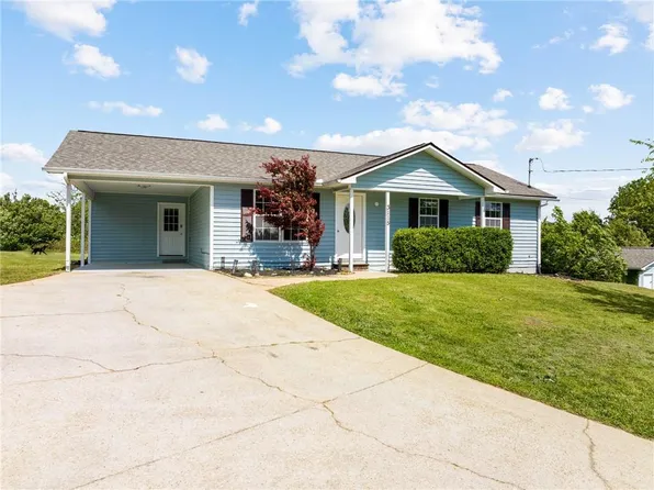 3115 Fork Rd, Gainesville, GA 30506