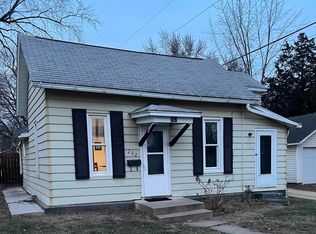 262 17th Ave N, Clinton, IA 52732