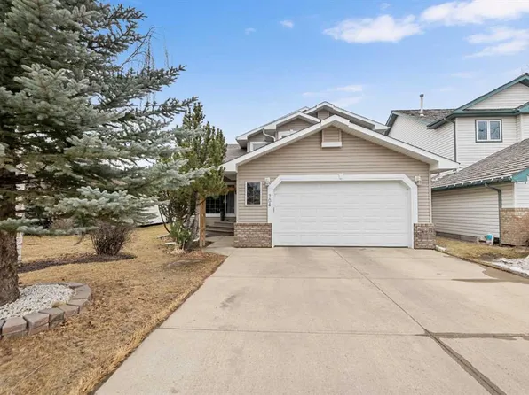704 Woodside Dr NW, Airdrie, AB T4B 2G9