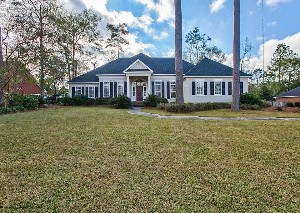 1st image of 2113 Doral Dr