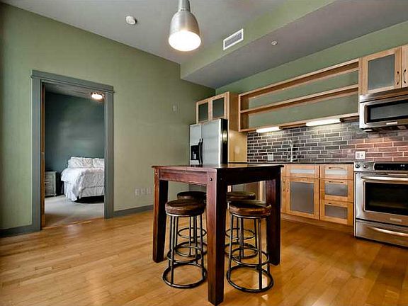 5th image of 609 W Dickson St Ste 210