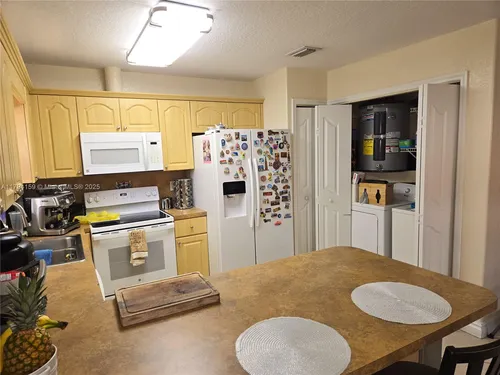 2652 SW 31st Ct #2652 Photo 1