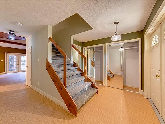 5th image of 230 Krider Rd