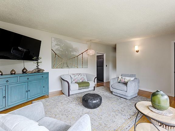 5th image of 6302 W Dorian St