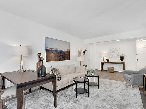 4th image of 2420 Morris Ave APT 4F