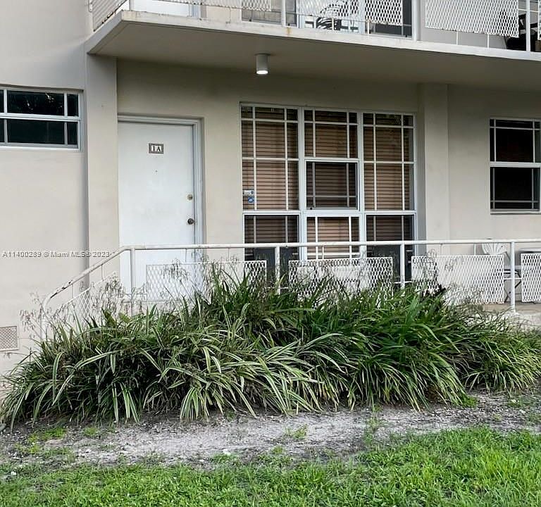 1st image of 800 W 42nd St APT 1A