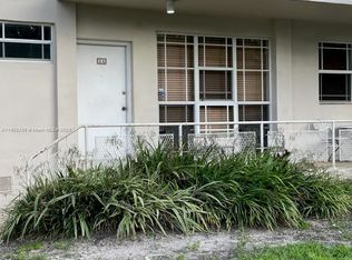 800 W 42nd St APT 1A, Miami Beach, FL 33140