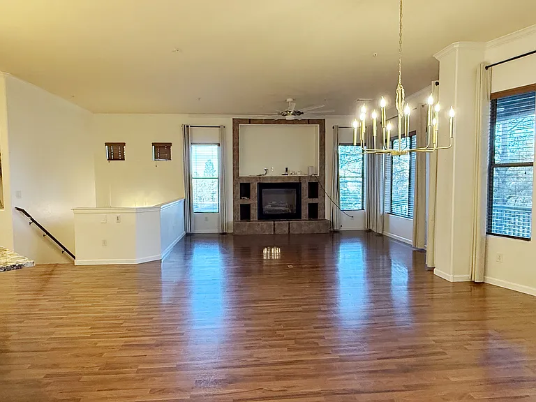 3041 W Simon Cir — Photo 10