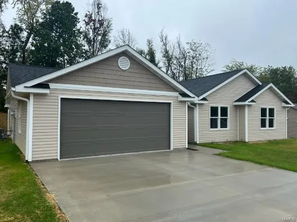 4030 Breckenridge Dr, Hannibal, MO 63401