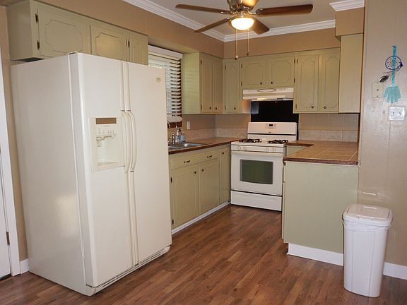 2nd image of 124 Henry Dr