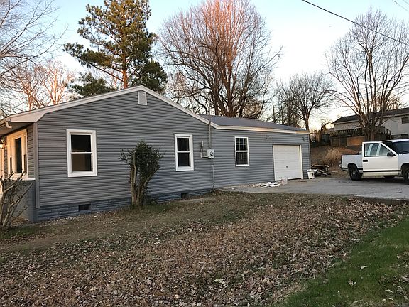 Attached 1 car garage