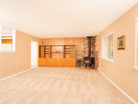 4th image of 3831 Sheridan Rd