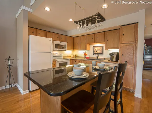 N16W26587 E Fieldhack Dr, Pewaukee, WI 53072