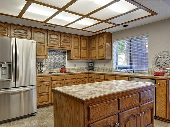 4th image of 1508 Mockingbird Dr
