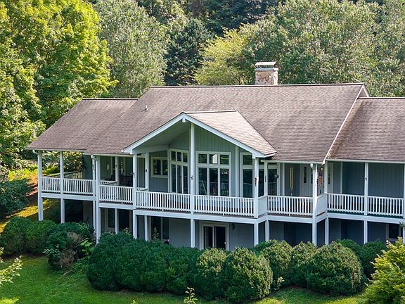 3rd image of 2517 River Rd