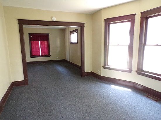 5th image of 712 Townsend Pl