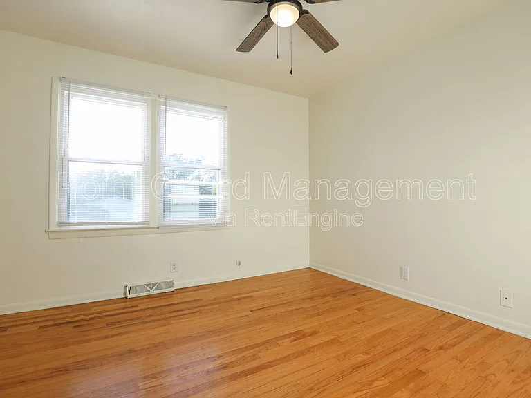 5917 Fort St #5917 — Photo 11