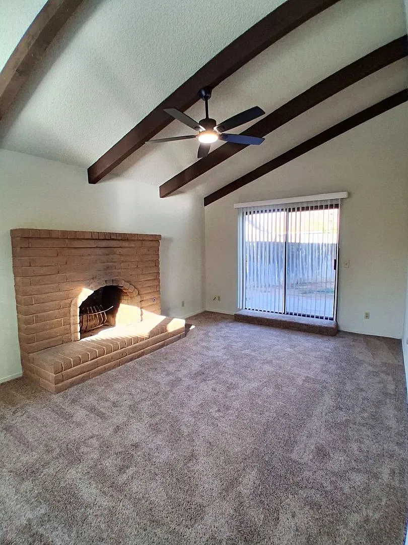 4595 N Emerson Ave — Photo 3