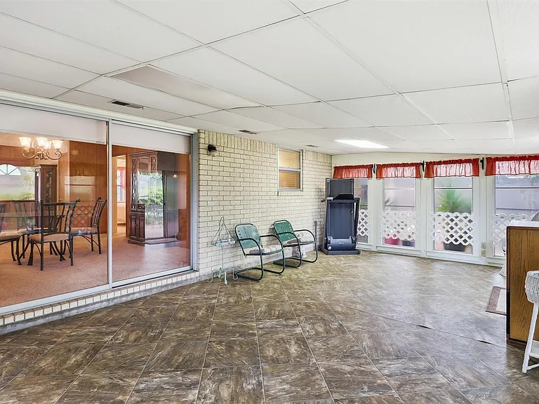 1335 Kathy Ave — Photo 37