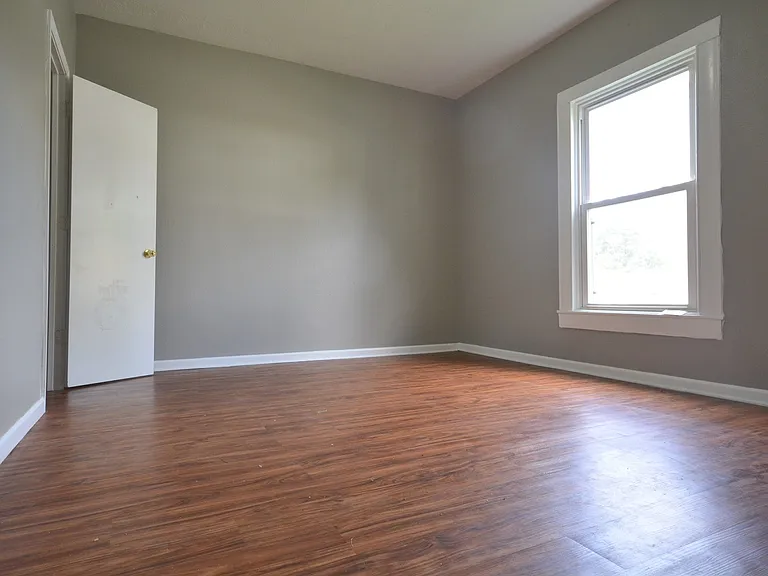 1110 W Atlantic St — Photo 1