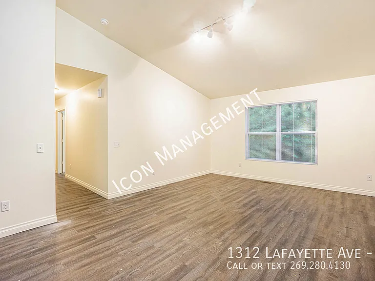 1312 Lafayette Ave #B — Photo 2