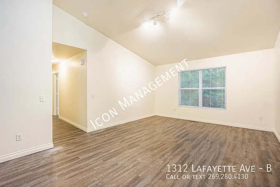 Building Photo - 1312 Lafayette Ave #B