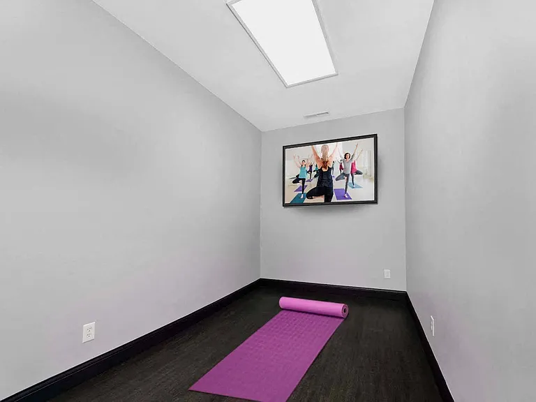 Ivy Hills Living Spaces — Photo 63