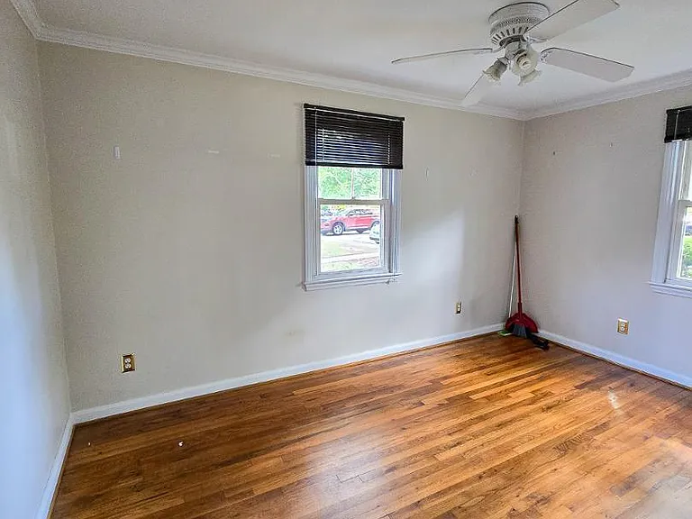 2211 Bernard St — Photo 10
