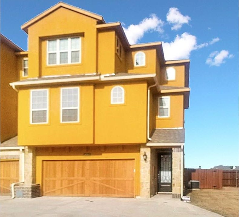 1st image of 2690 Venice Dr