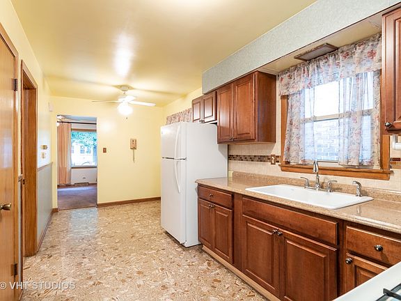 5th image of 1516 Gunderson Ave