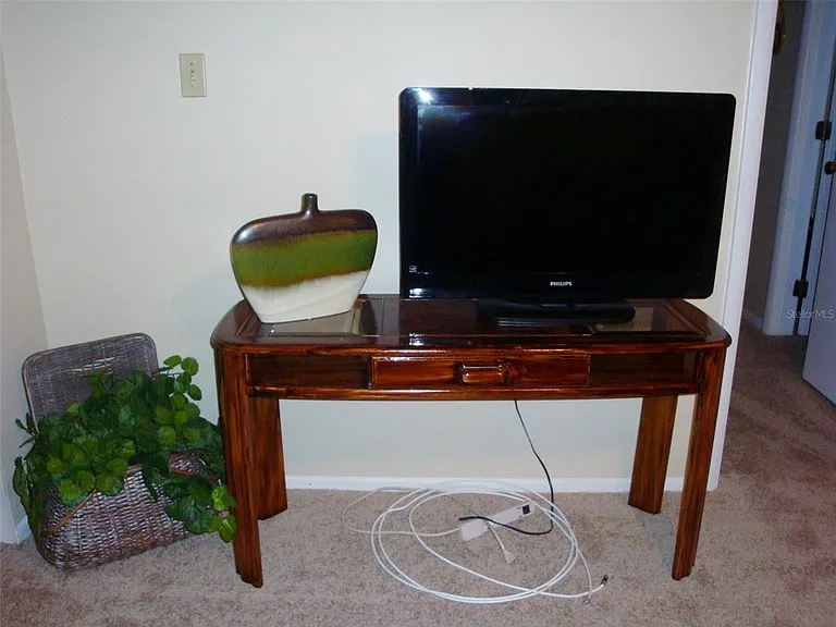 244 Cypress Ln #244 — Photo 5
