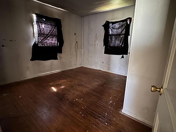 5th image of 200 N 37th St