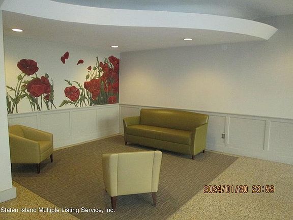 4th image of 36 Hamilton Ave APT 4L