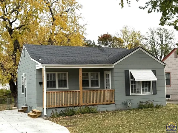 2412 SW Beverly Ct, Topeka, KS 66611