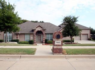 9004 Ranch Bluff Ct, Benbrook, TX 76126