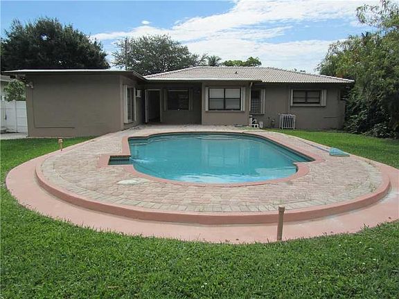 3rd image of 11010 NE 9th Ave
