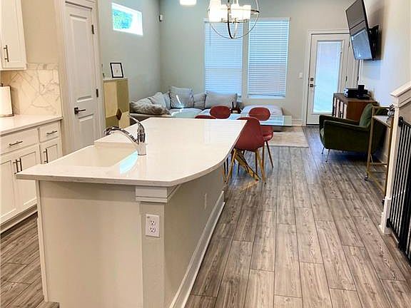 2nd image of 1204 Limelight Ln
