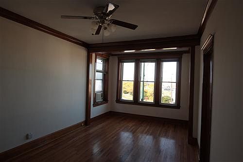 2nd image of 2229 W Fullerton Ave #3AA