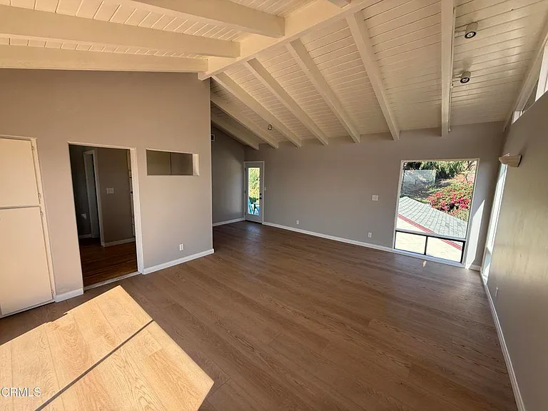 2371 Foster Ave — Photo 16