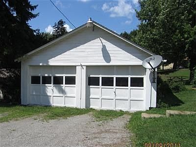 4th image of 2509 Saint Clair Ave