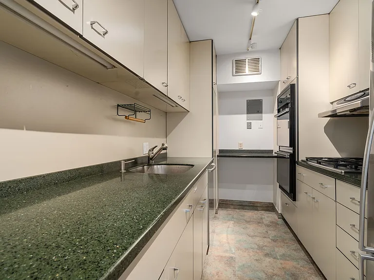 180 Beacon St #9 — Photo 6