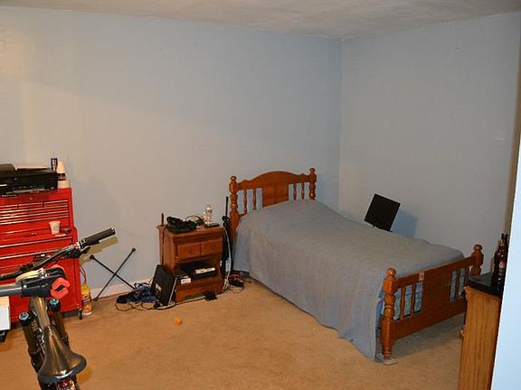 5th image of 415 Wood Chase Ln