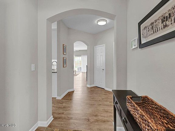 4th image of 1006 Plum Leaf Court SE