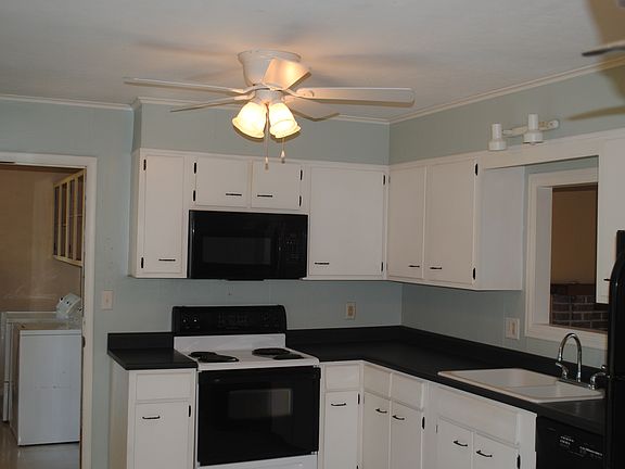 4th image of 800 Hinton Dr