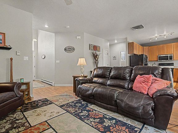 4th image of 235 Park St