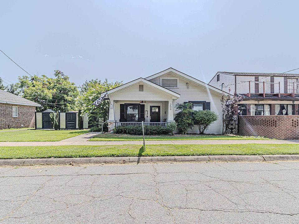 1st image of 209 N 4th St